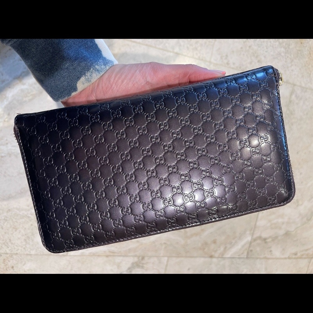 GUCCI LARGE ZIP AROUND WALLET